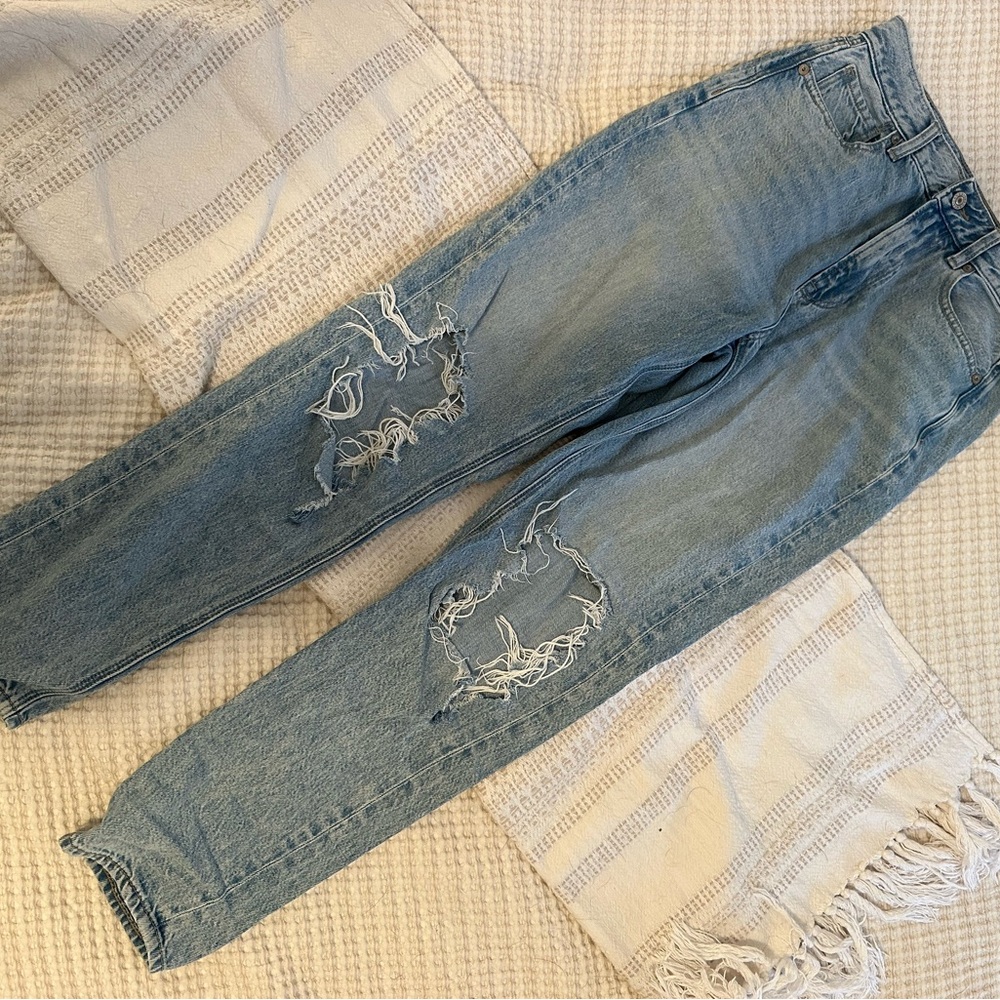 Light wash American Eagle jeans